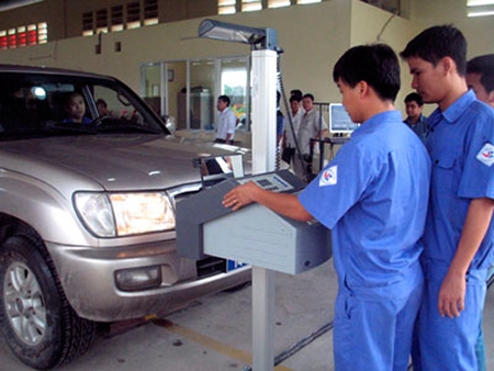 Từ 15/10: Tăng ph&iacute; kiểm định &ocirc;t&ocirc;